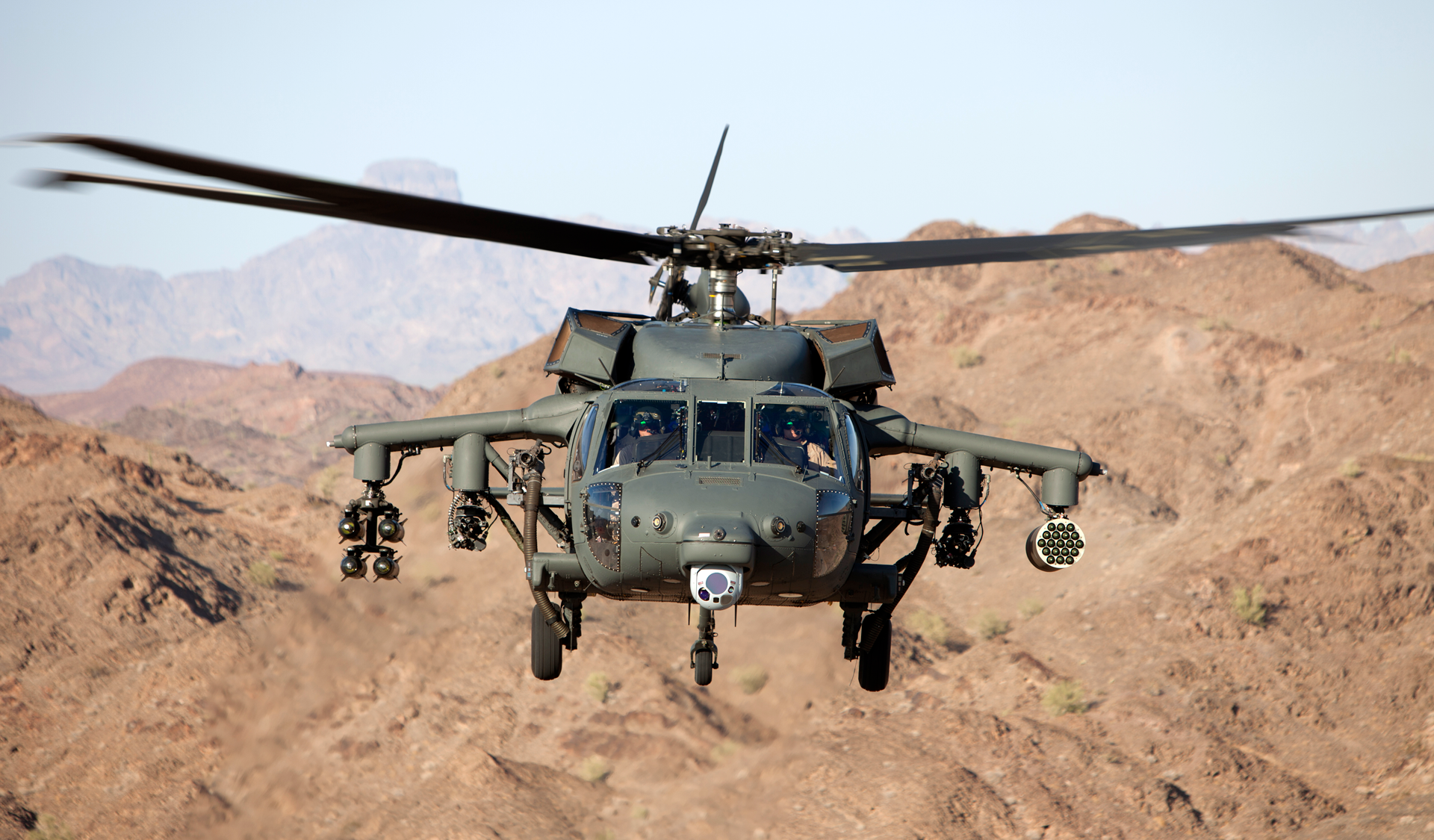 Пандемия задерживает поставку вертолетов "Black Hawk" НВС Латвии