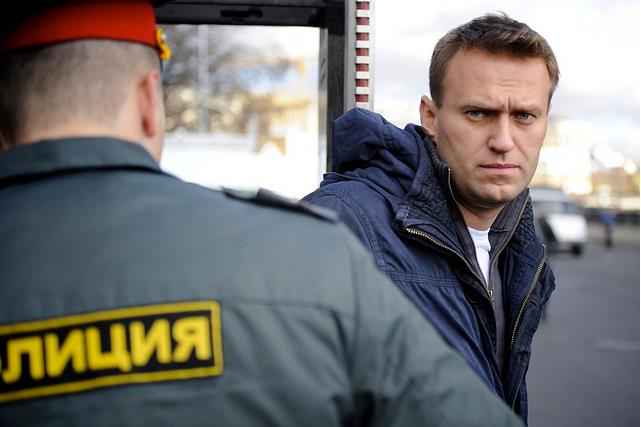 Навального признали виновным и приговорили к 9 годам строгого режима