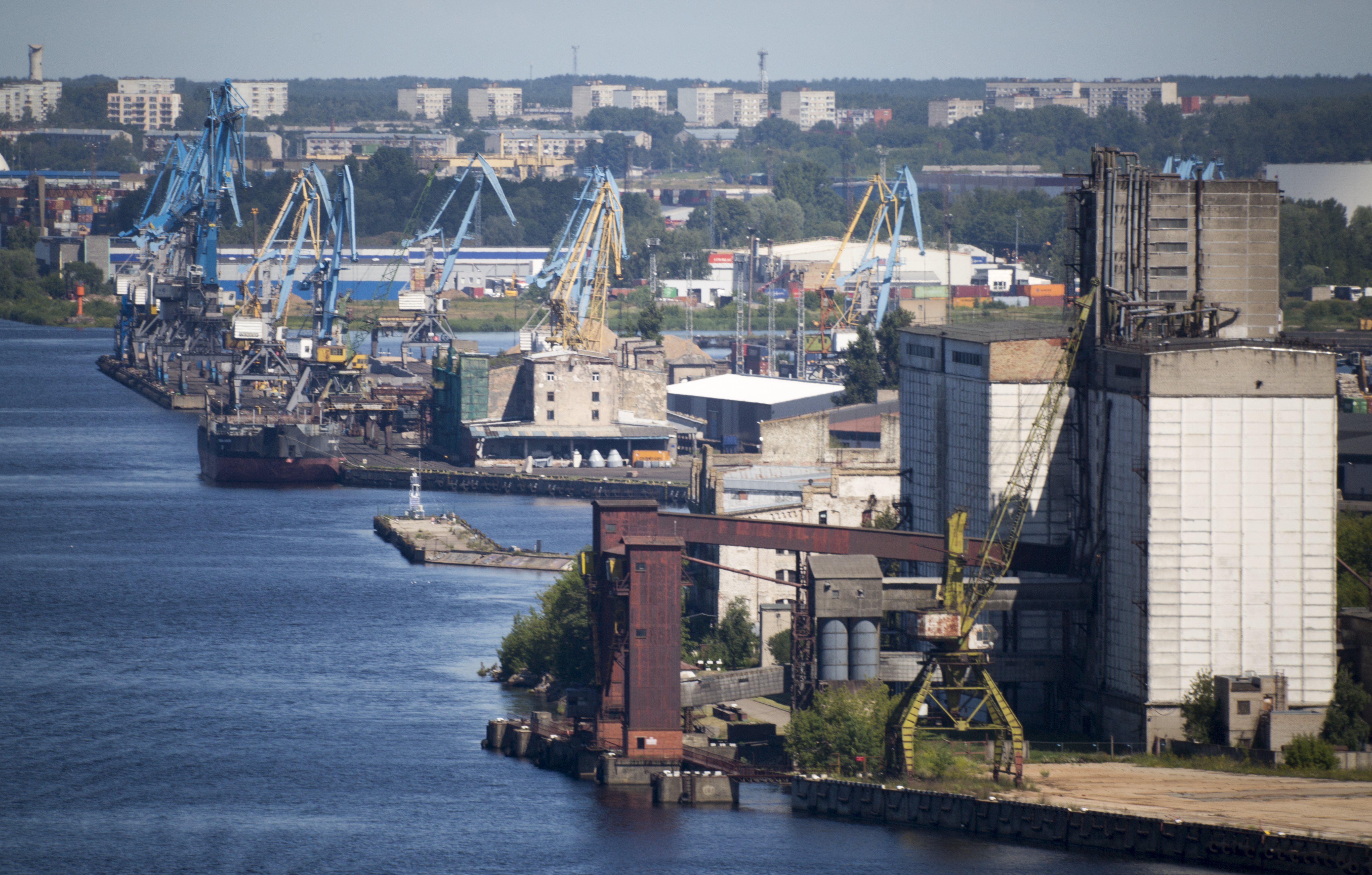Грузооборот портов Латвии в первом квартале уменьшился на 8,2%