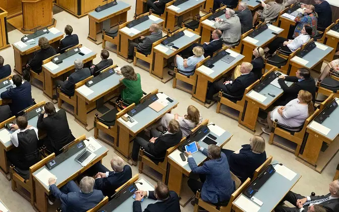 Эстонский парламент принял закон о переходе на эстоноязычное образование
