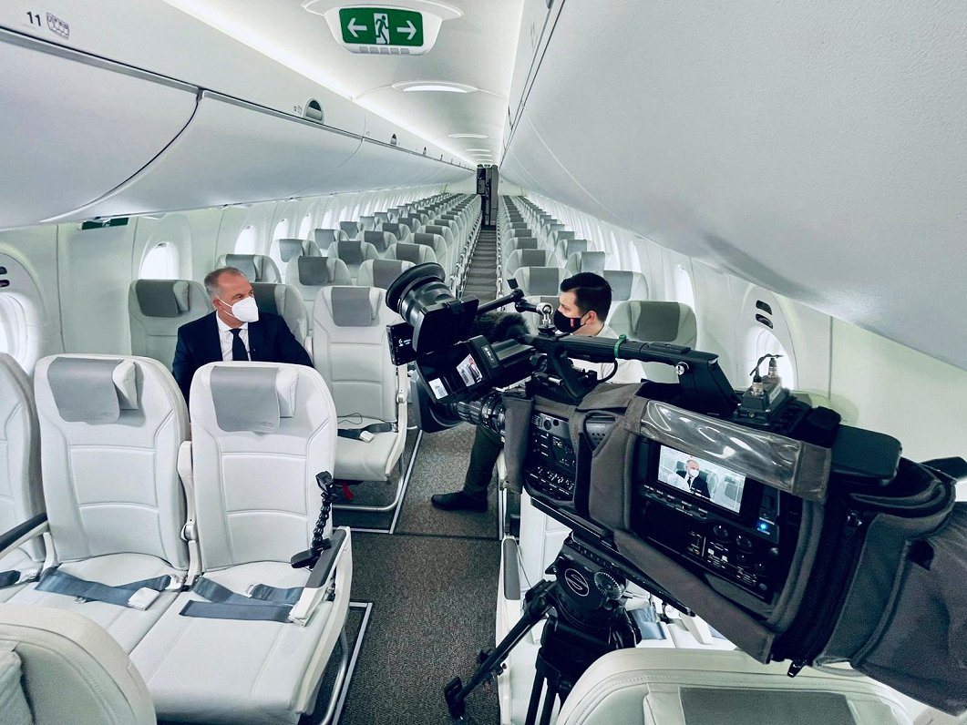 В airBaltic от Covid-19 привиты 65% сотрудников