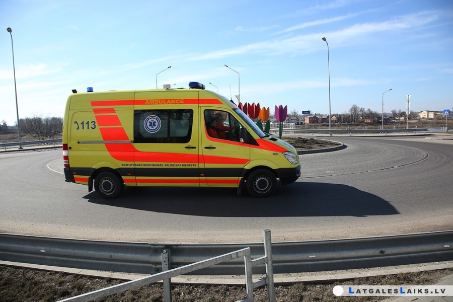 Растет тревога за медиков в Латгале