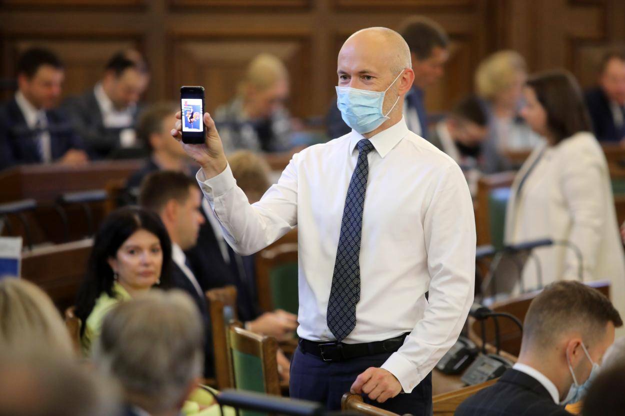 Ограничения в регионах можно ослабить, если люди не будут выезжать из своего города