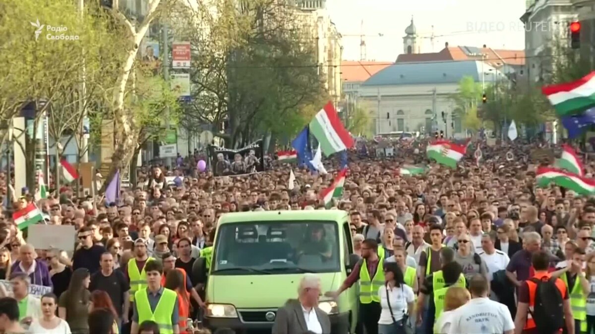 В Будапеште прошел многотысячный митинг с критикой политики Орбана