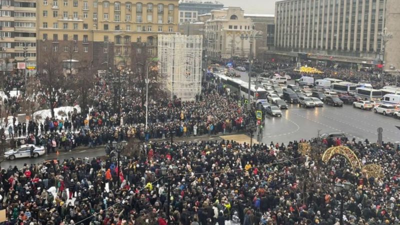 День протестов в России: снежки, ОМОН и 2000 задержанных