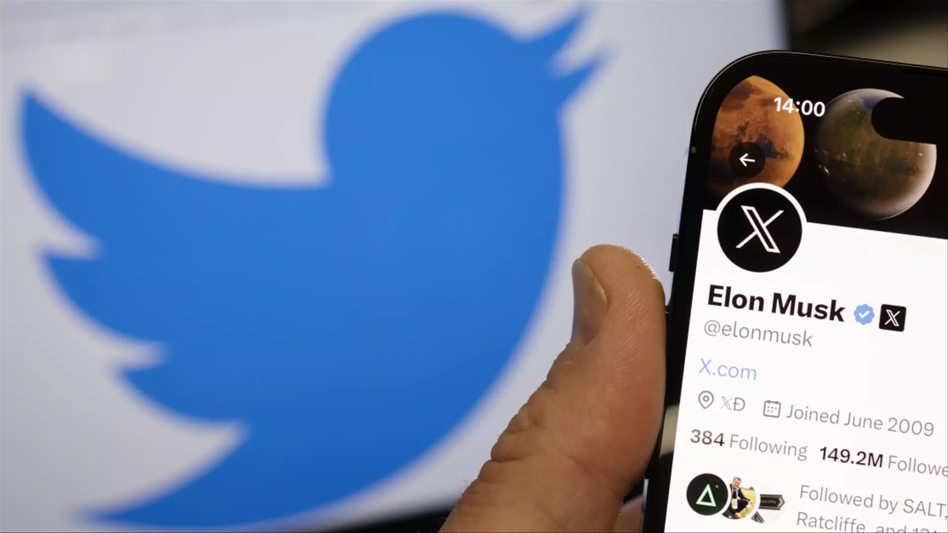Идет сбор подписей за ограничение деятельности "Twitter", или "X" в Латвии