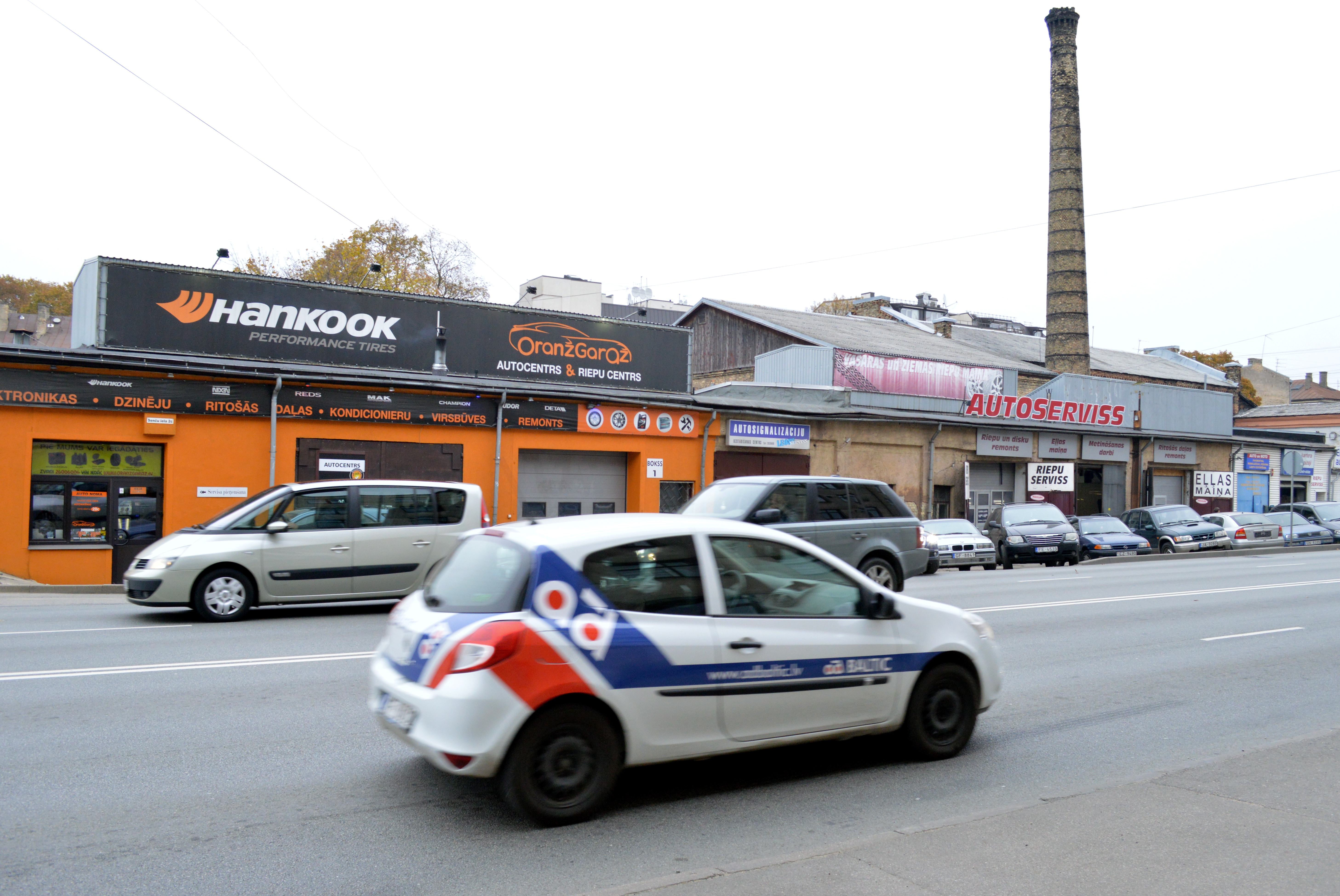 Valsts vides dienests apturējis trīs nelikumīgu autoservisu darbību Rīgā un Babītē