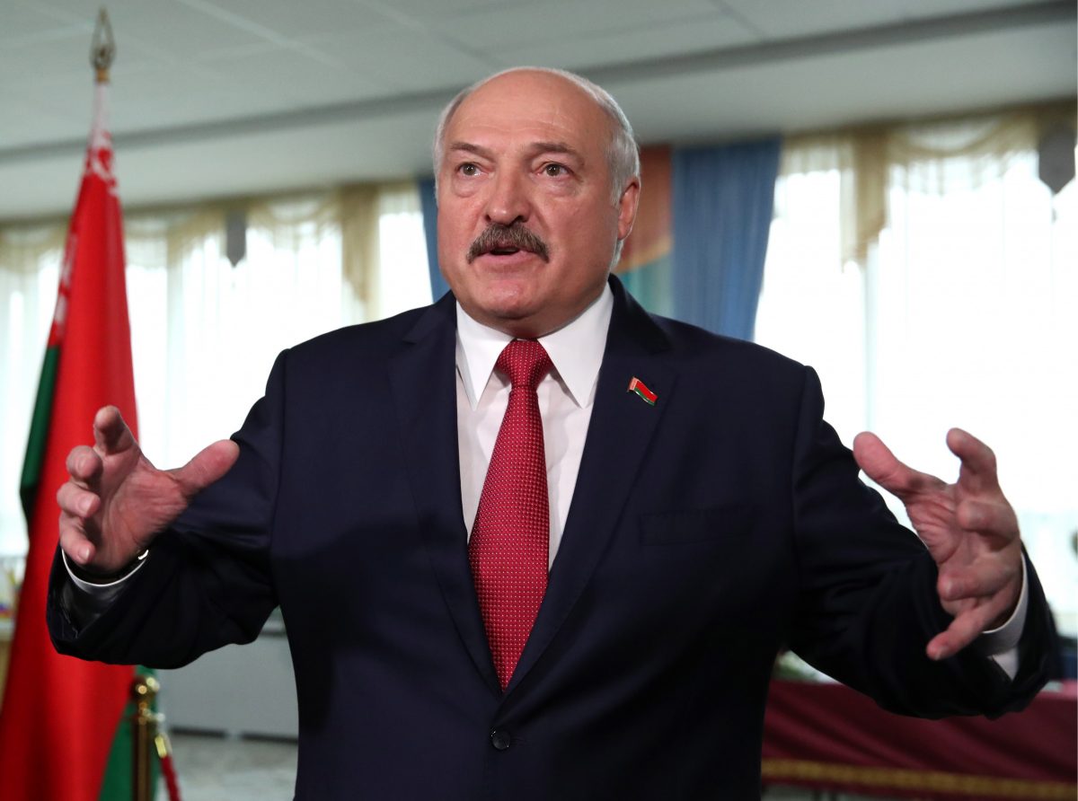 Лукашенко думает о своей вакцине от COVID-19 Лукашенко думает о своей вакцине от COVID-19
