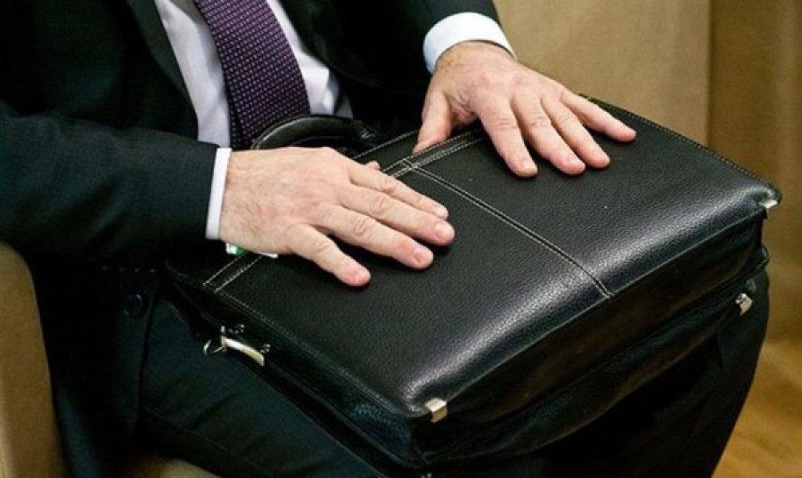 Министры и их товарищи. К чему ведут горизонтальные связи в правительстве? Министры и их товарищи. К чему ведут горизонтальные связи в правительстве?