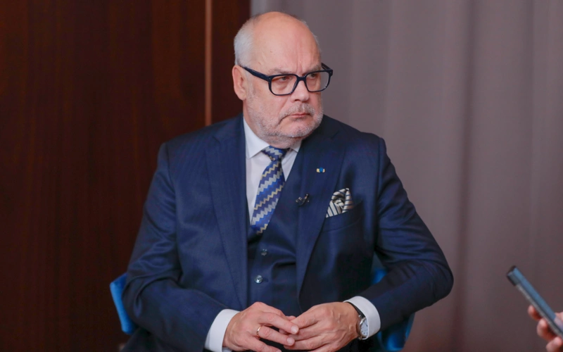 Президент Эстонии упрекнул политиков в отдалении русских от государства
