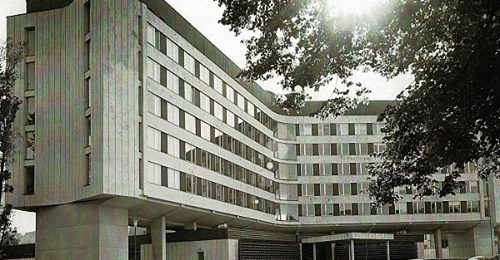 Снесут вопреки мнению экспертов и общественности - арендаторов должны освободить здание на Элизабетес 2
