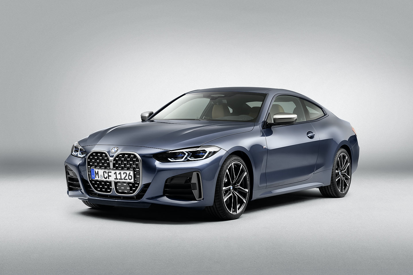 Главный дизайнер BMW пообещал скорый дебют новой модели
