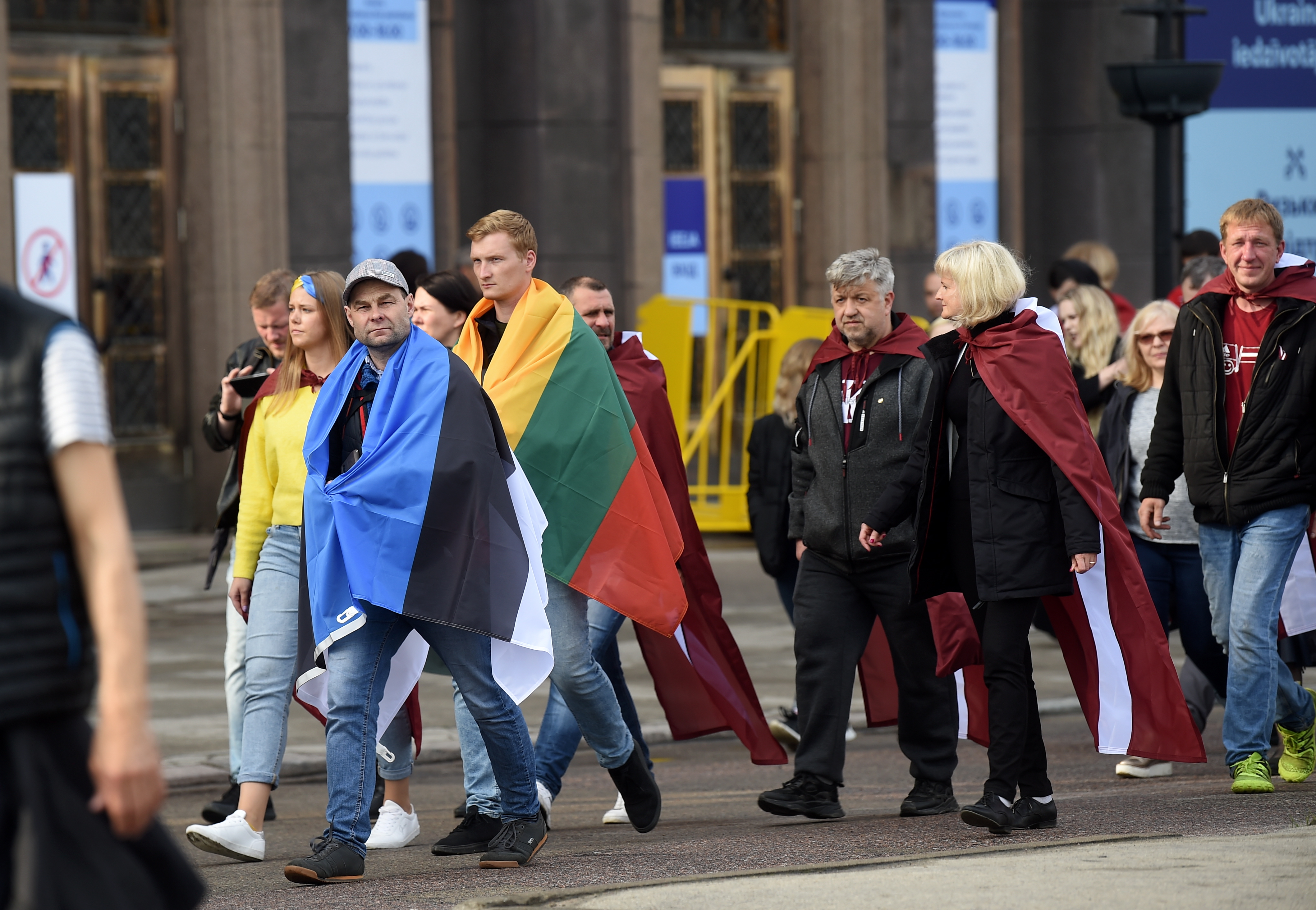 На антисоветском шествии - трое задержанных. Все - его противники