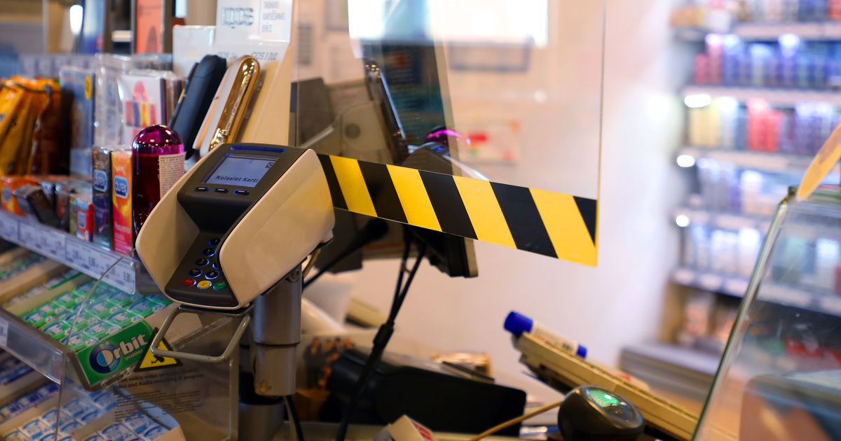 Торговцы призывают отменить ограничения на торговлю по субботам и перед праздниками