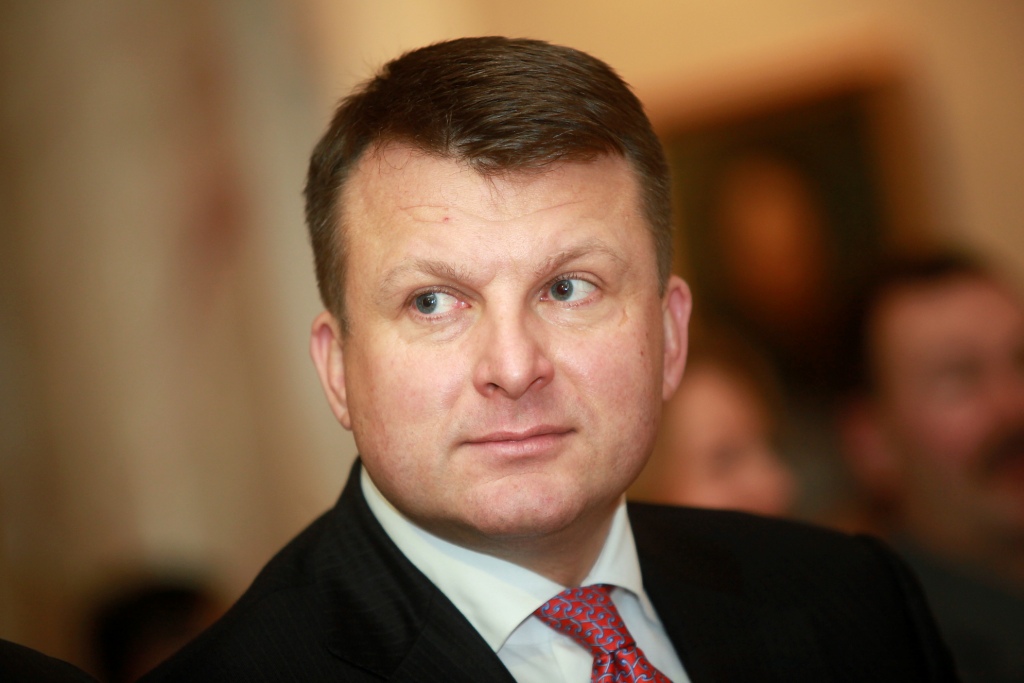 Шлесерс собирает "совершенно новую партию" в Сейм вместе с ЧСР