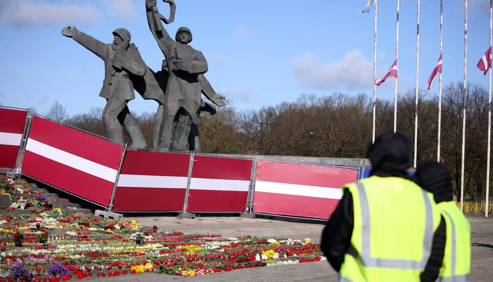 РСЛ проведет акцию протеста против сноса памятника Освободителям Риги
