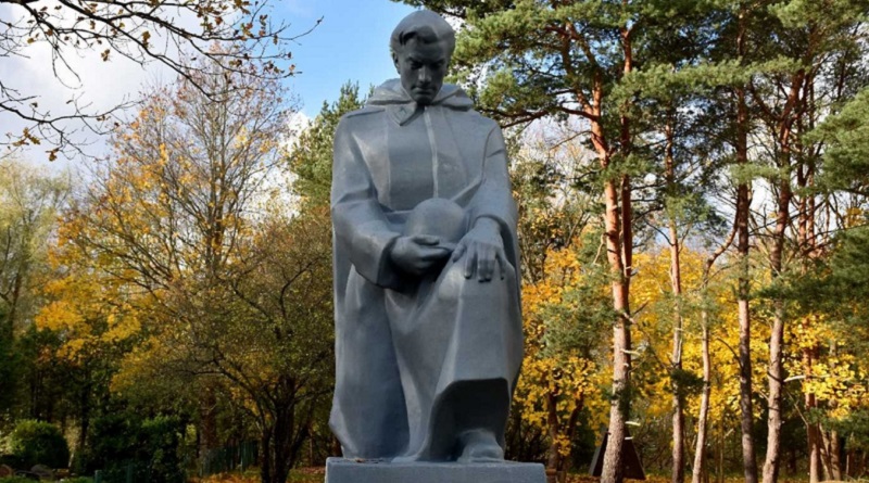 Установка памятника на мемориале в Капседе: махинации, "кидалово" и работа "по-чёрному"?