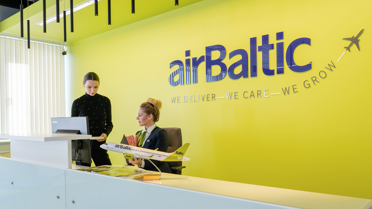 airBaltic планирует нанять более 200 сотрудников