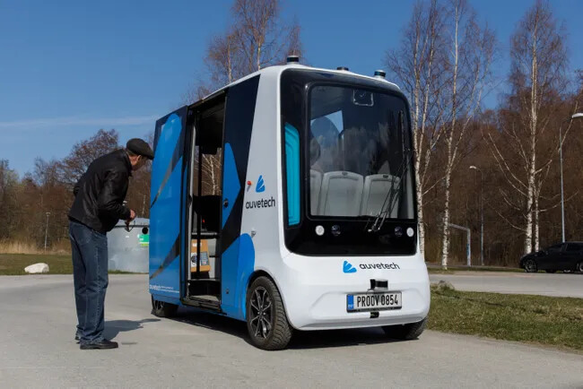 Беспилотный автобус протестировали на улицах Таллина