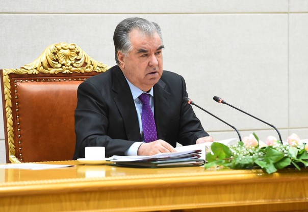Президент Таджикистана призвал готовиться к защите независимости страны и запасать продукты на два года Президент Таджикистана призвал готовиться к защите независимости страны и запасать продукты на два года