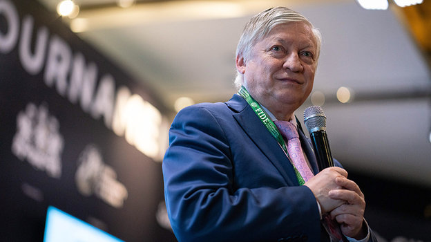 Чемпион мира по шахматам Анатолий Карпов попал в больницу