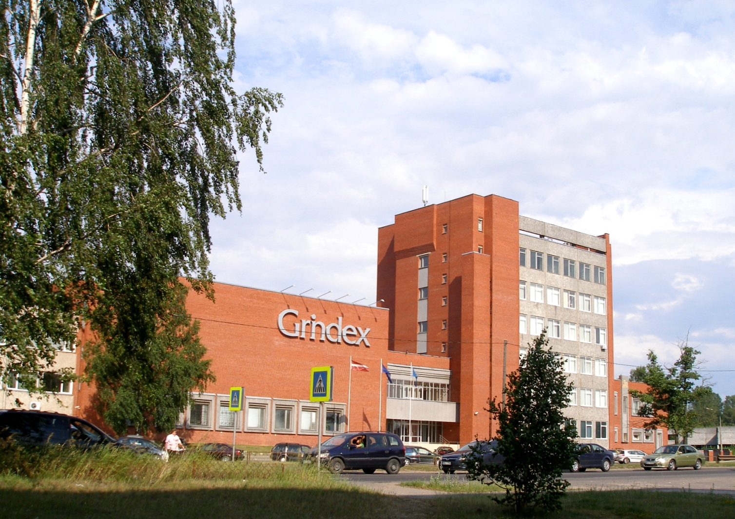 На Grindex взорвалась бочка с химикатами, пострадал один человек (дополнено)