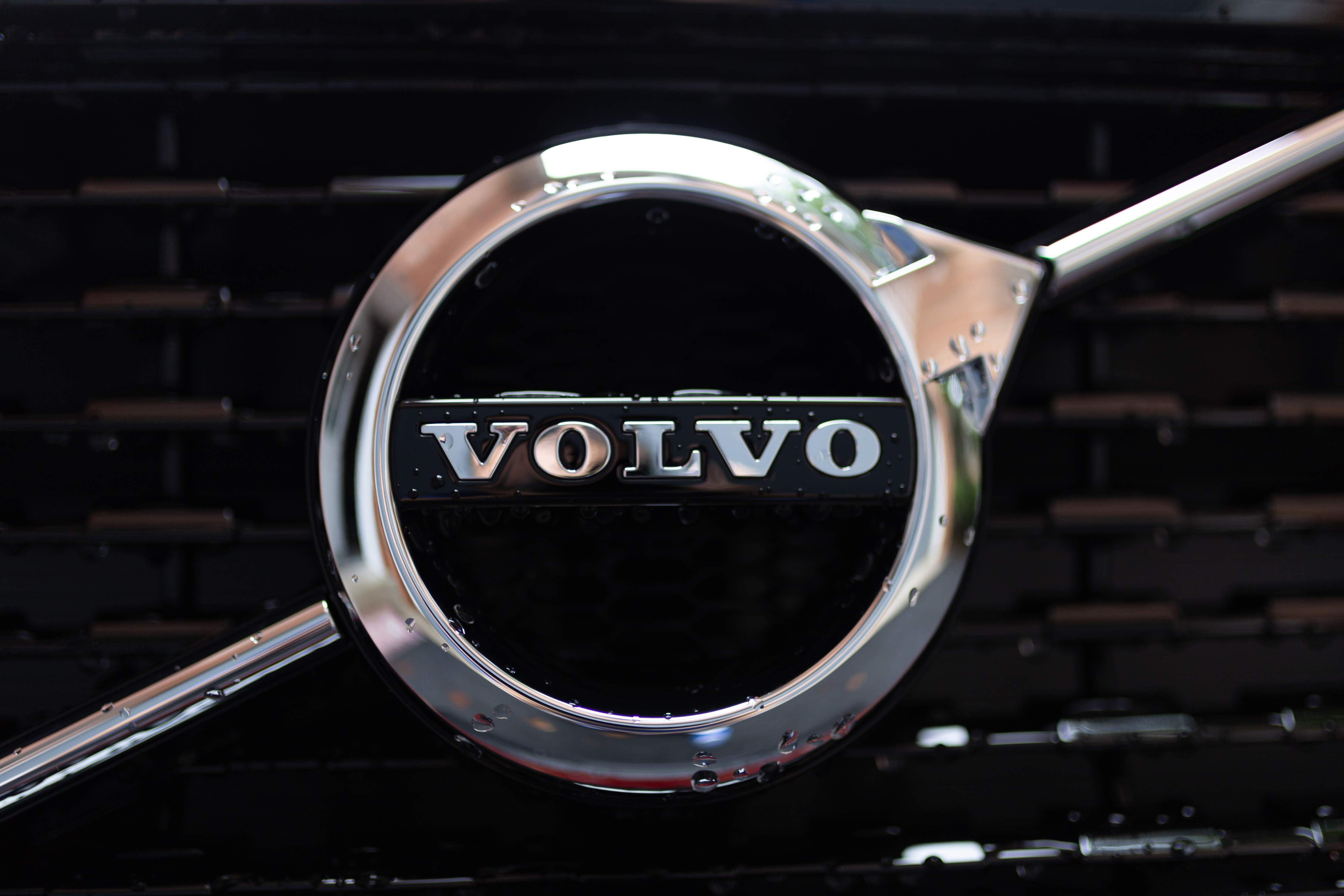 "Volvo Cars" no 2030.gada ražos tikai elektriskos automobiļus