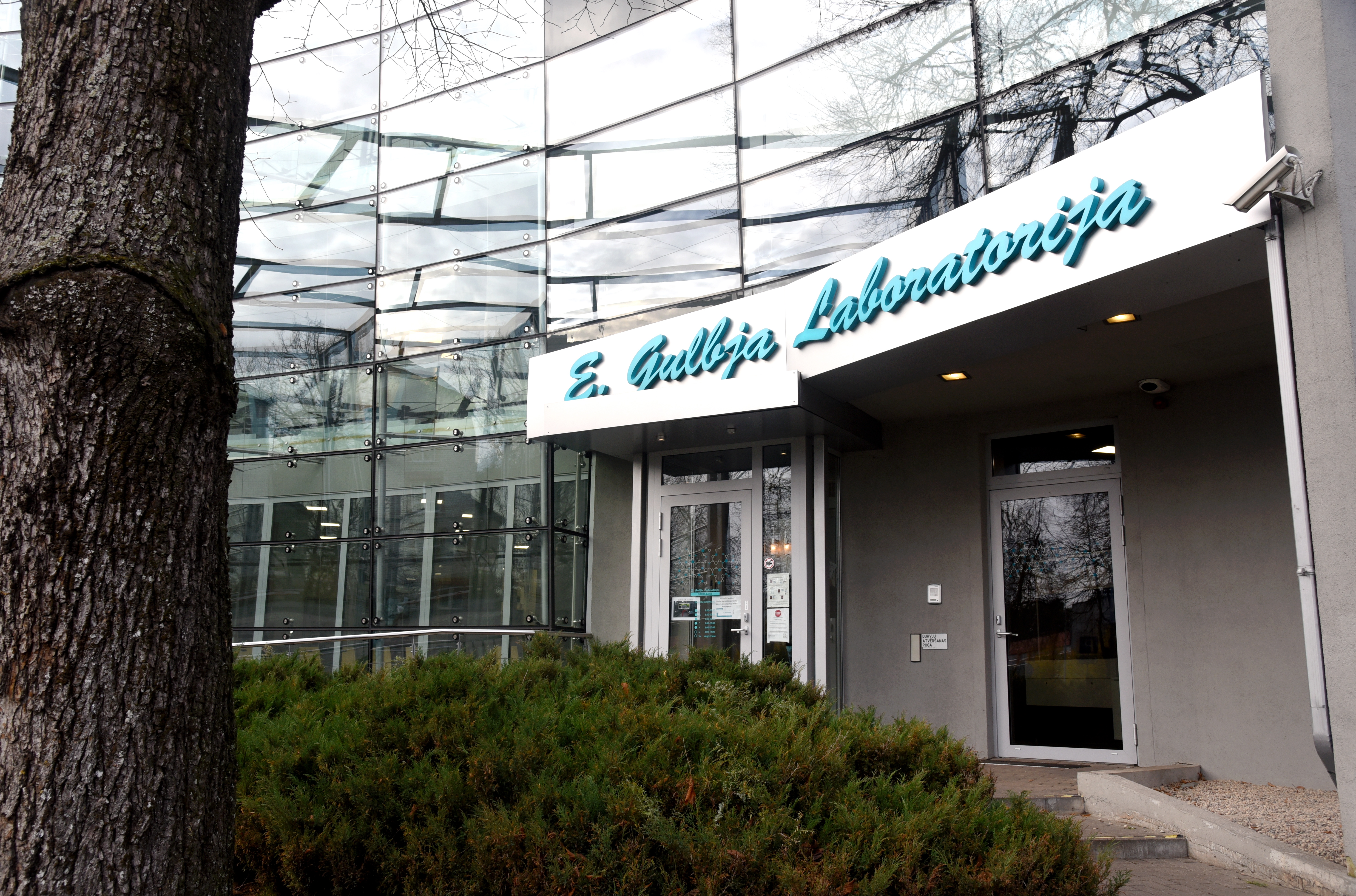 Pie rekordliela Covid-19 testu skaita atklāti 740 saslimšanas gadījumi