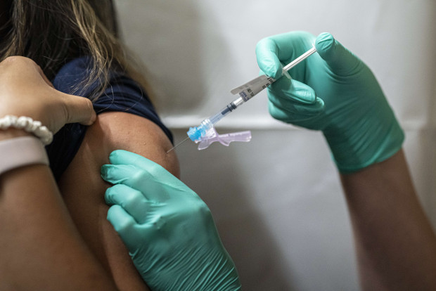 Covid-19: больше 16 тысяч человек полностью вакцинировались в Латвии