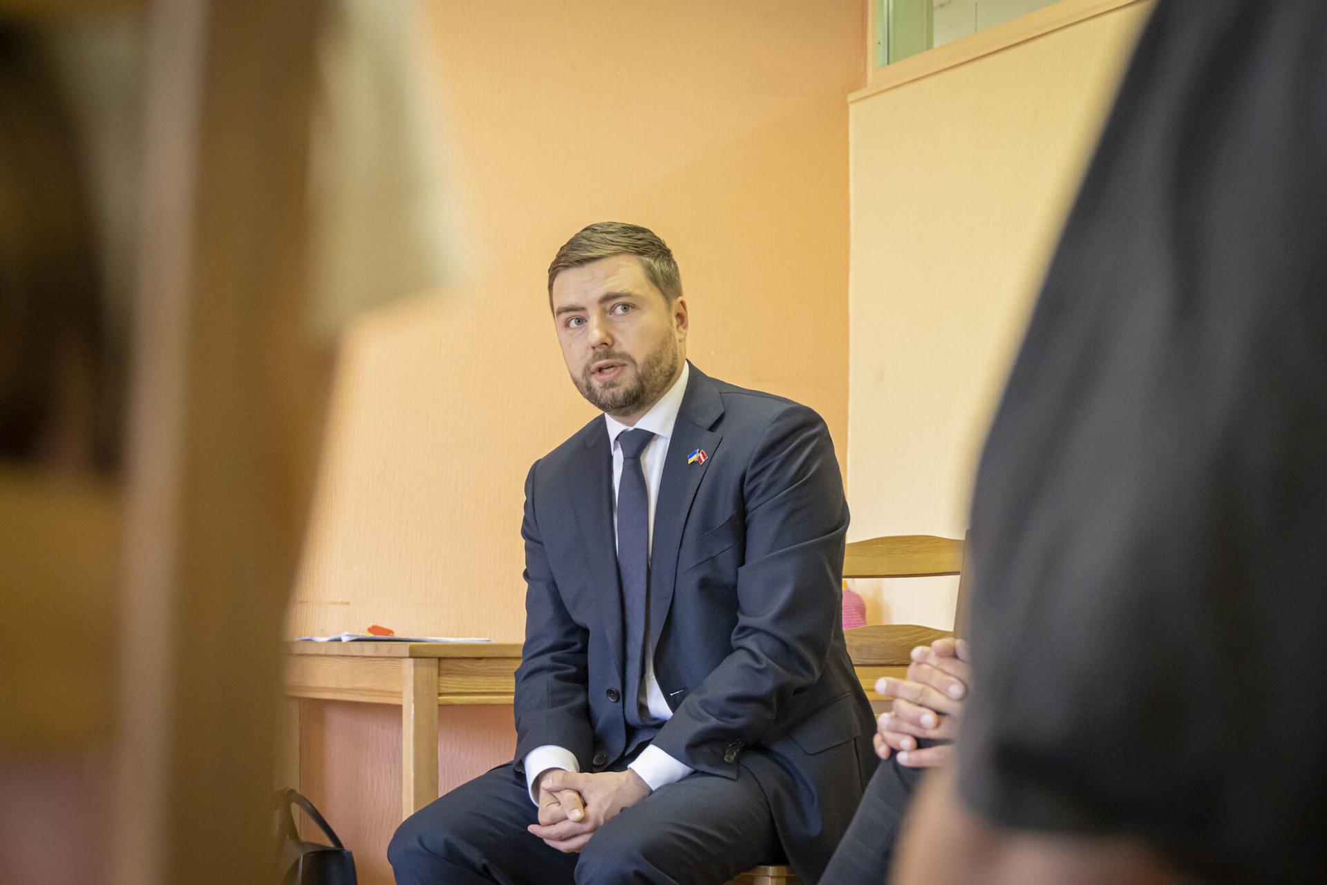 Посол Украины призывает запретить в Латвии сотрудничать с городами России