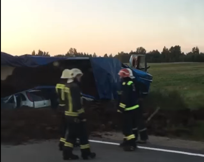 Семеро пострадавших в ДТП на Вентспилсском шоссе Семеро пострадавших в ДТП на Вентспилсском шоссе