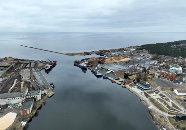 Salacgrīvas ostā pārkrauto kravu apmērs piecos mēnešos samazinājies par 31,4%