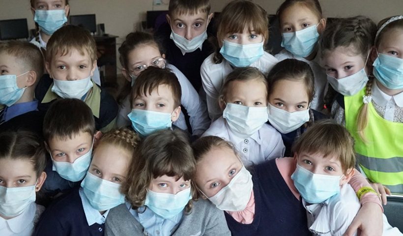 Covid-19: на удаленную учебу могут перевести и младшие классы