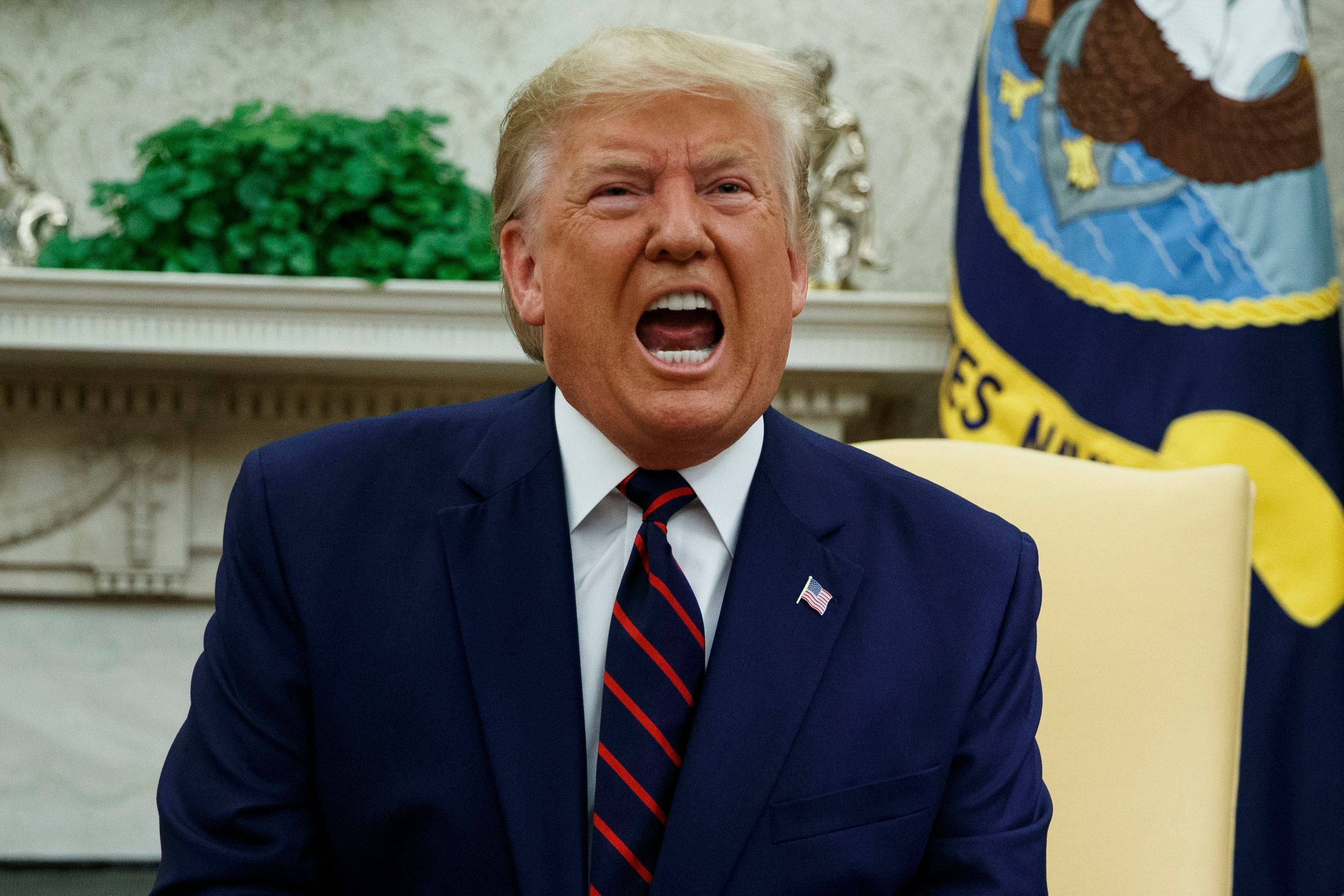 Трамп отказался покидать Белый дом