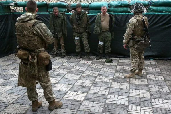 Human Rights Watch потребовала прекратить публикацию видео с военнопленными