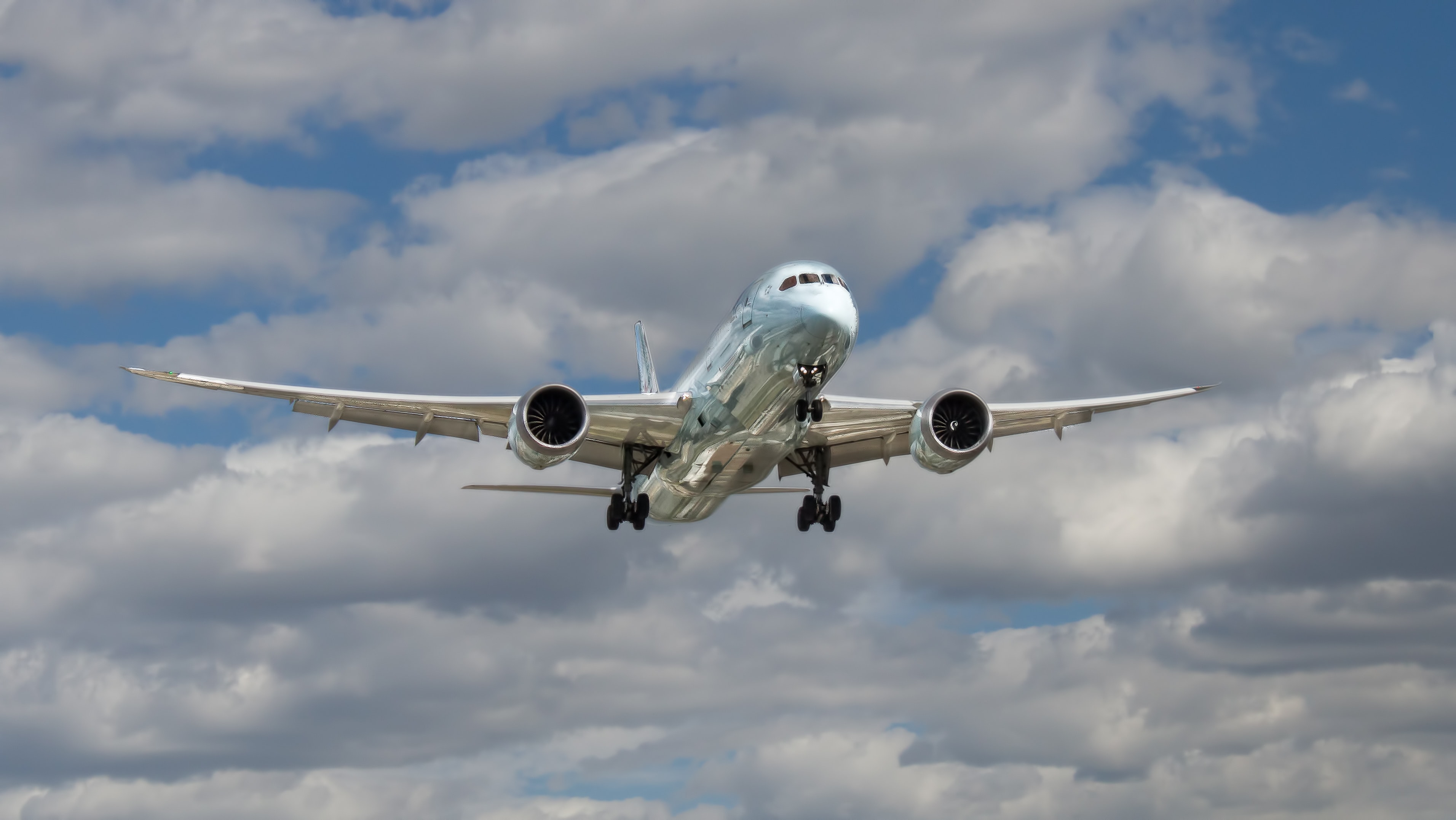 "Boeing" saņem pirmo lielo "737 MAX" pasūtījumu pēc šo lidmašīnu izmantošanas apturēšanas
