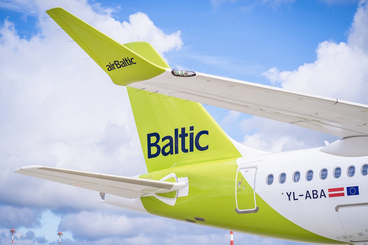 airBaltic закрыла посадочные ворота в Малаге перед двумя несовершеннолетними