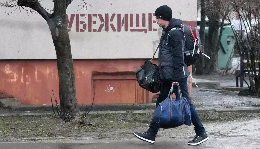 Совфед России допустил возможность эвакуации россиян из стран Запада