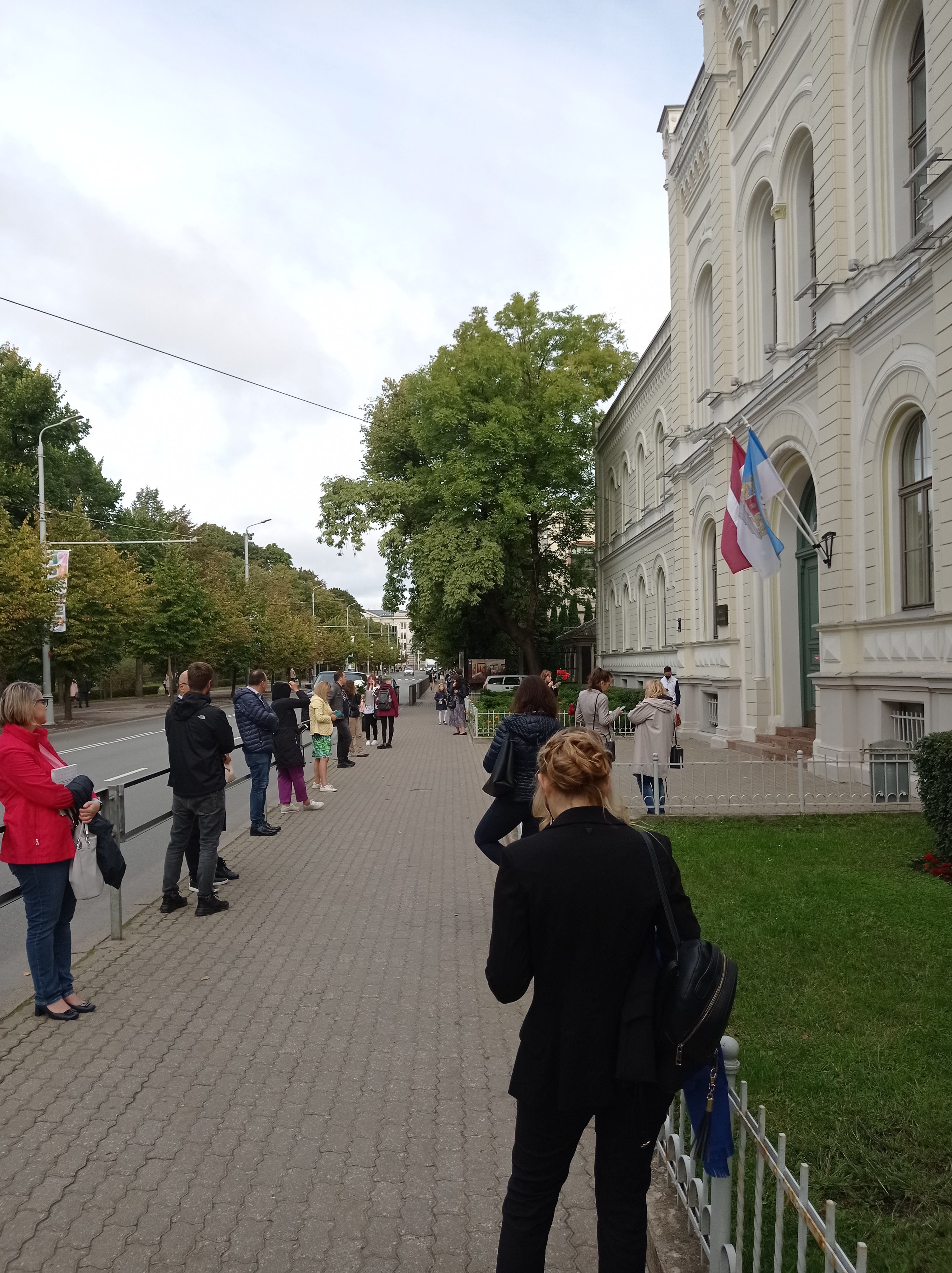 1 сентября школы проводят в узком кругу
