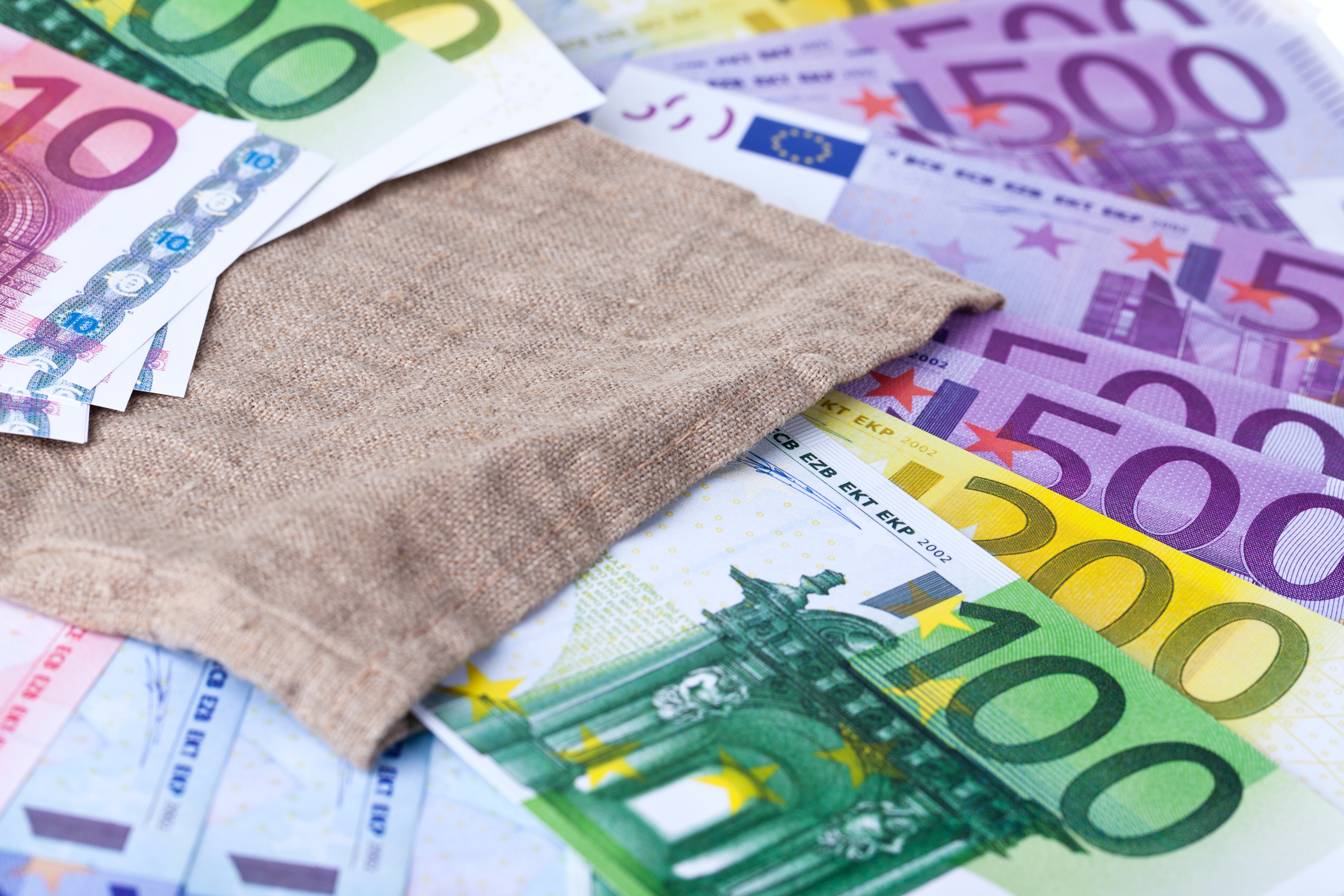 Latvijā 21% mājsaimniecību pēdējā gada laikā ir samazinājušies ienākumi Latvijā 21% mājsaimniecību pēdējā gada laikā ir samazinājušies ienākumi