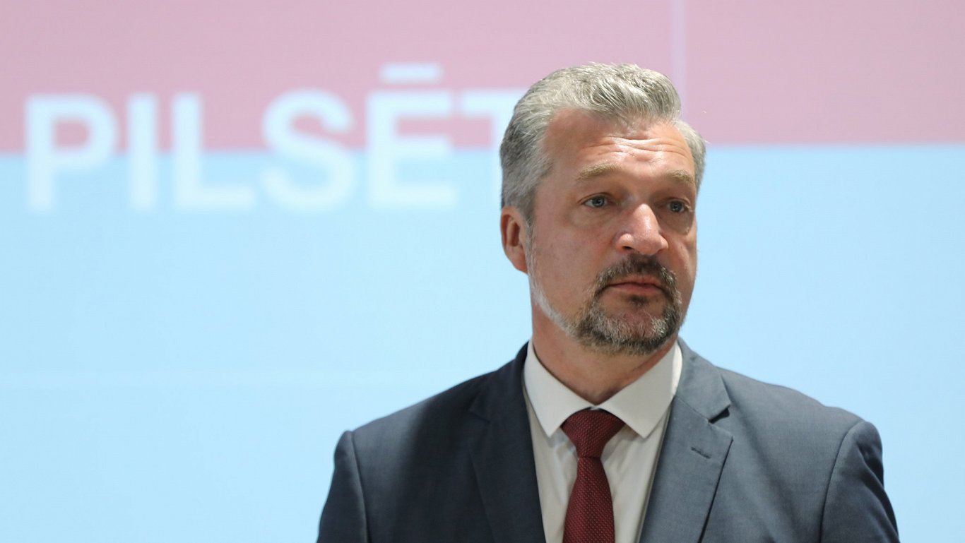 Рейрс: если будем менять госсекретаря, кандидата выберем сами