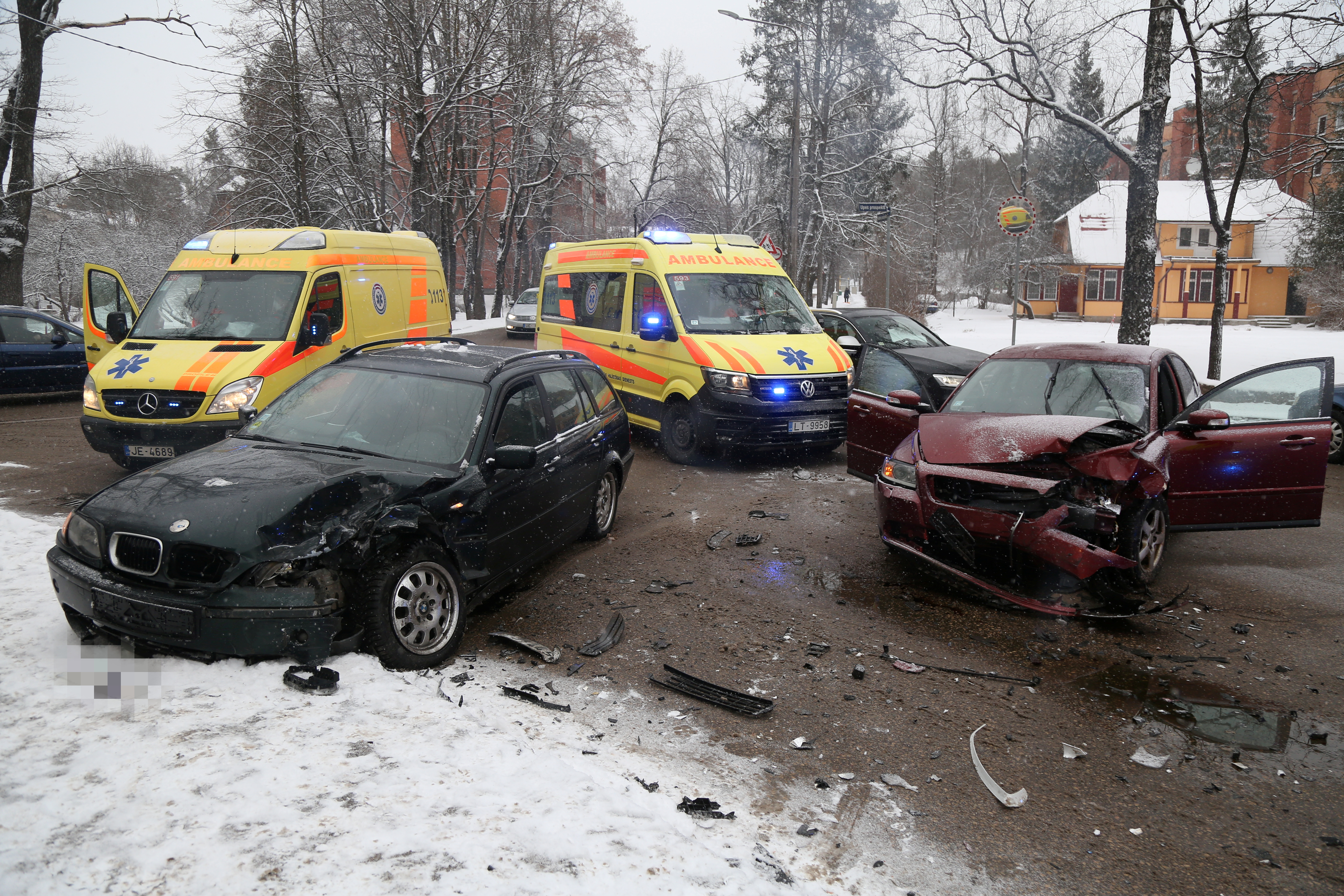 Pagājušajā diennaktī ceļu satiksmes negadījumos cietuši septiņi cilvēki Pagājušajā diennaktī ceļu satiksmes negadījumos cietuši septiņi cilvēki