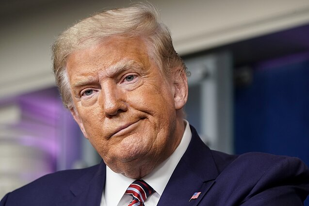 Трамп прибыл в суд Нью-Йорка, где ему официально предъявят обвинения
