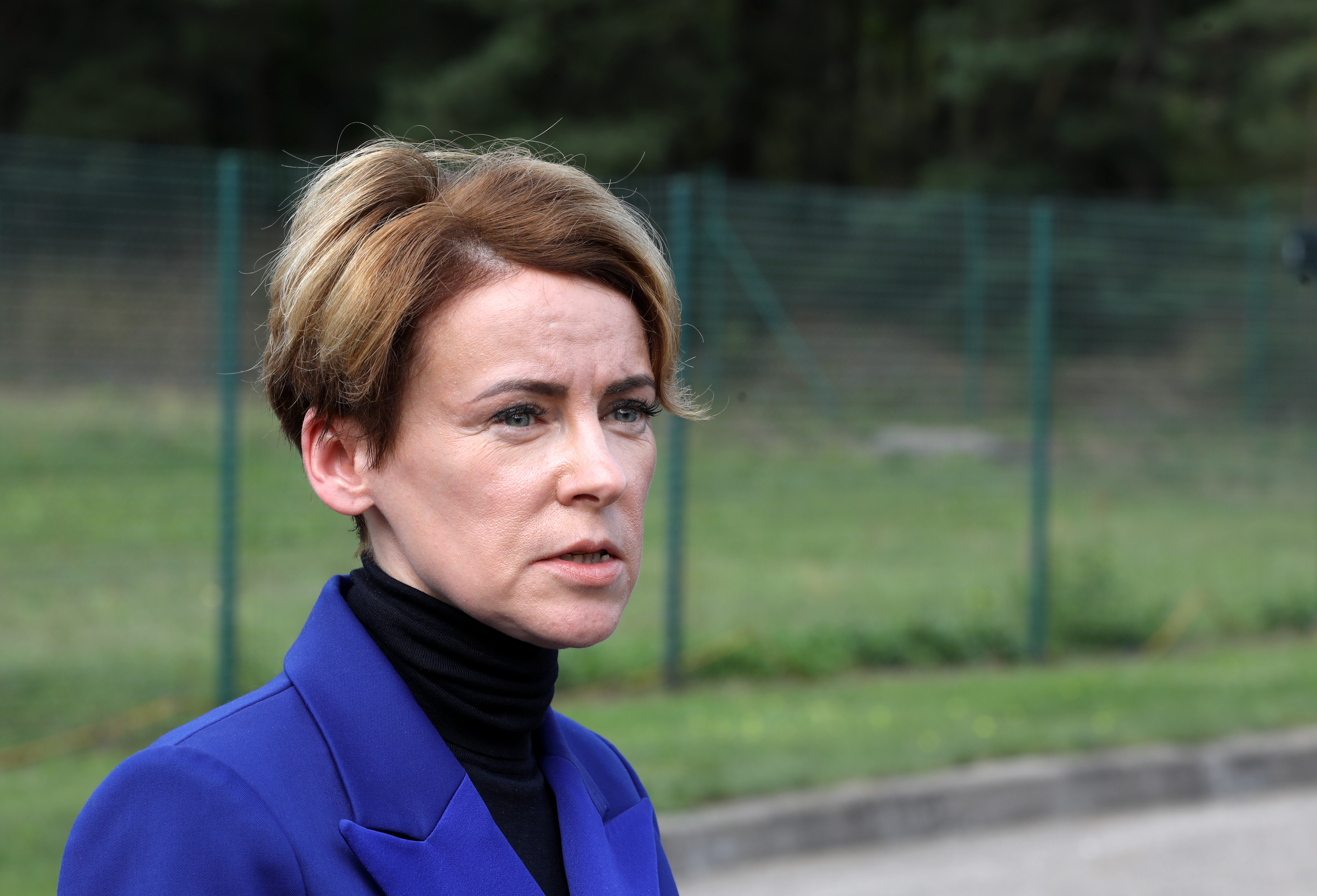 Глава МВД: мигрантам, оставленным на латвийской границе, нужно позволить вернуться на родину