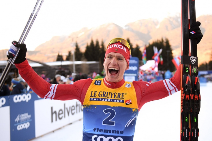 Российский лыжник Александр Большунов стал олимпийским чемпионом в скиатлоне