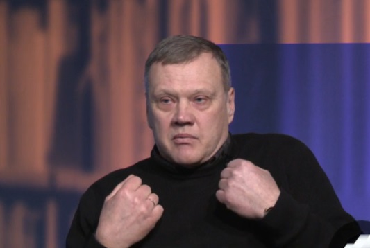 "Кто-то получает 7000 евро, пока другие рассчитывают сколько останется на продовольствие ..."