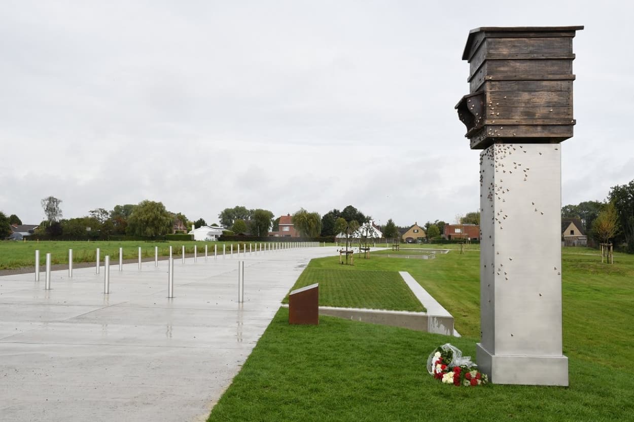 Латвия проиграла битву за памятник в Бельгии