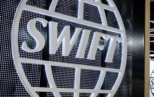 ЕС отключает от SWIFT крупнейший банк России