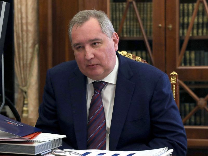 Путин снял Рогозина с поста главы "Роскосмоса"