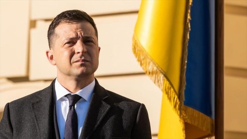На Зеленского подают в суд за долги